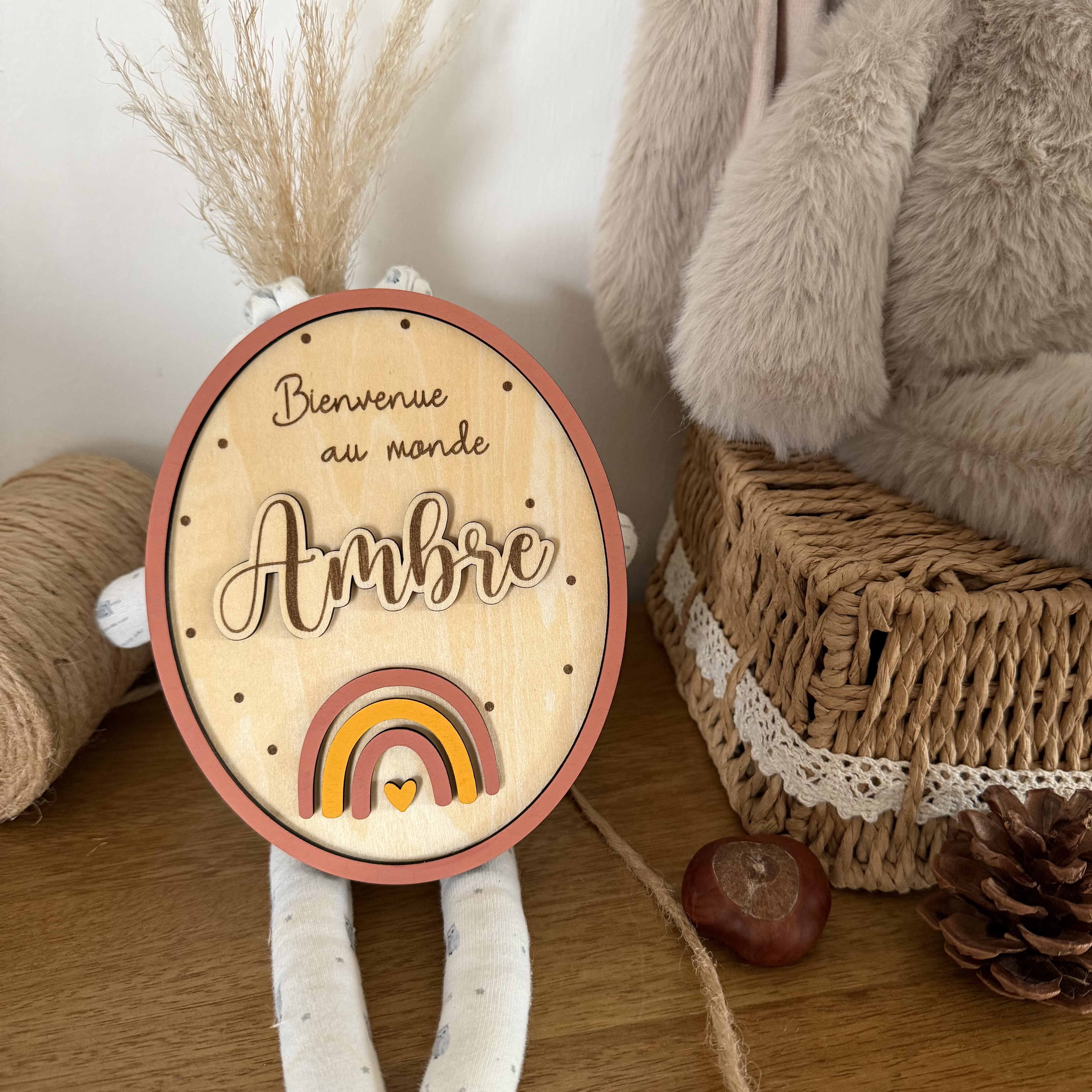 Création artisanale personnalisée en bois pour enfant – Putchy Studio